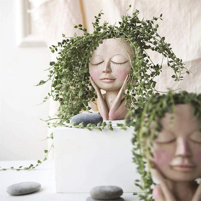 BLUSHING FACE PLANTER