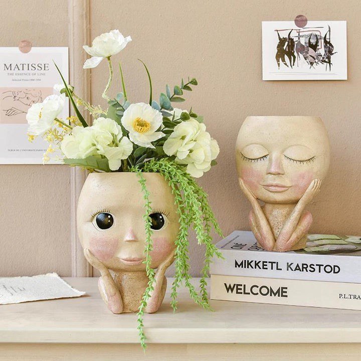 BLUSHING FACE PLANTER